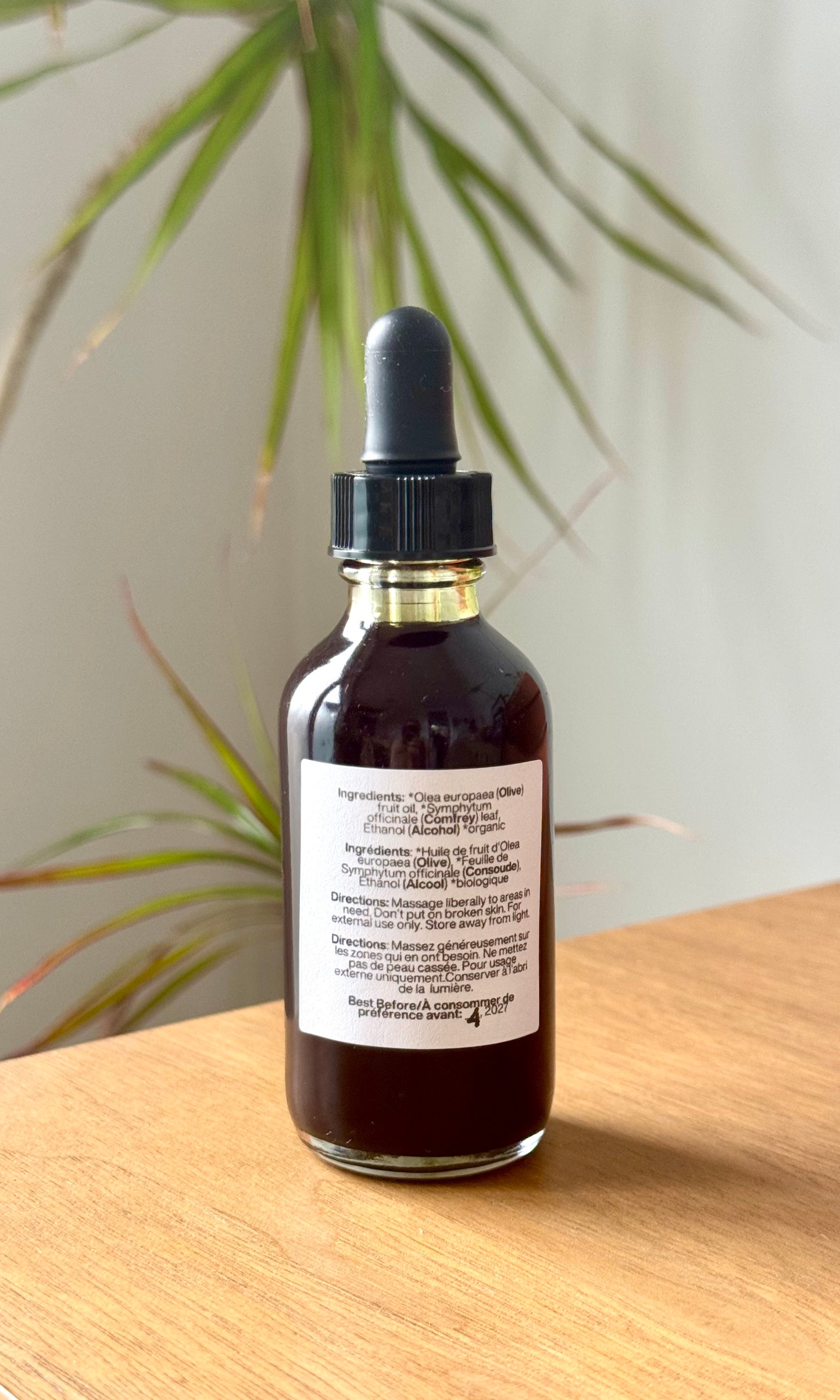 Comfrey Herbal Oil (Symphytum officinale leaf oil)